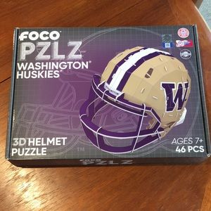 foco PZLZ Washington Huskies 3D Helmet Puzzle 46 Pieces
